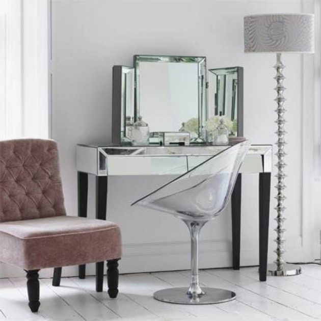Alluring Modern Bedroom Vanity Pic