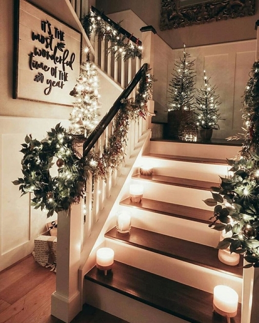 Amazing Pinterest Christmas Stairs Decor Picture