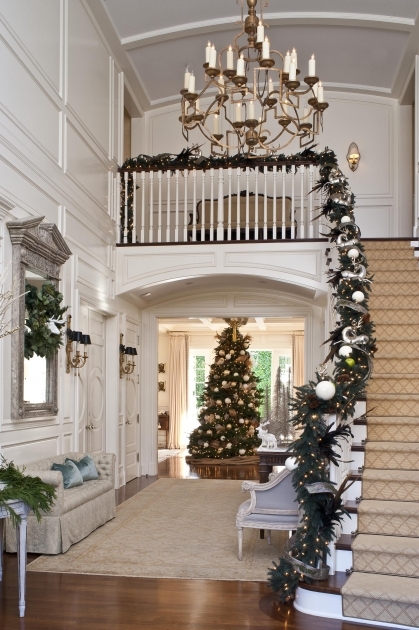Awesome Stairs Christmas Decor Ideas Pic