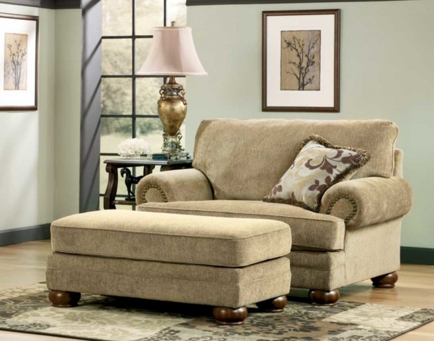 Classy Big Living Room Chairs Picture