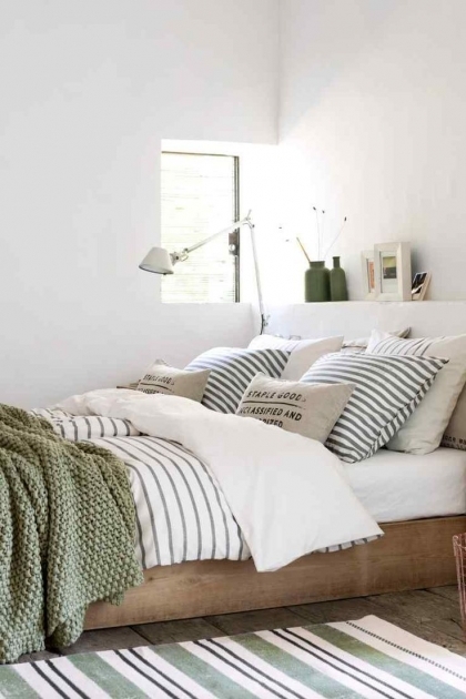 Classy Earthy Bedroom Decor Image