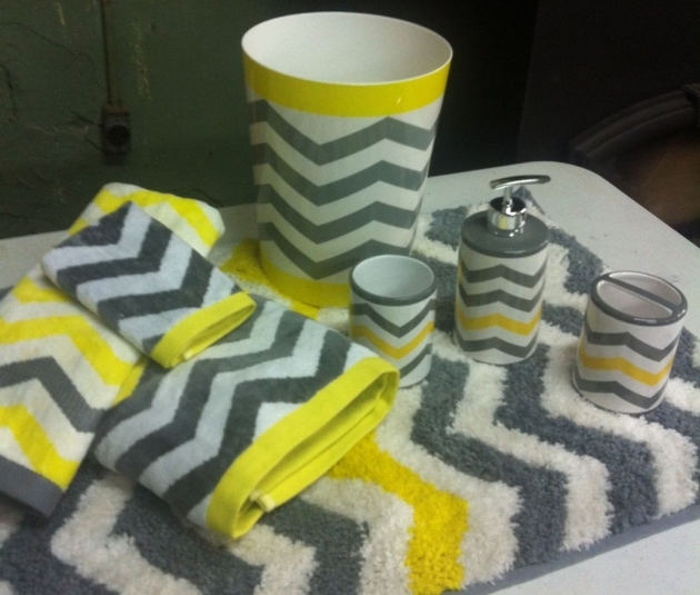 Fantastic Yellow Grey And White Bathroom Decor Picture