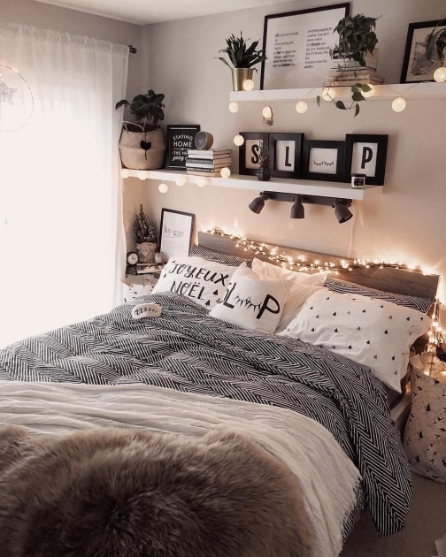 Fascinating Bedroom Decor Simple Picture
