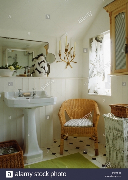 Good Bathroom Small Chair Pic