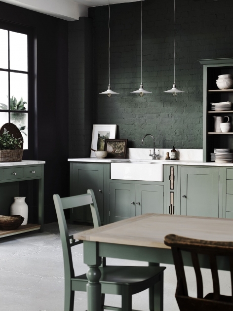 Gorgeous Dark Kitchen Interior Design Pic