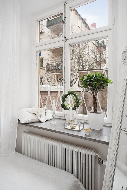 Gorgeous Window Sill Decor Bedroom Image