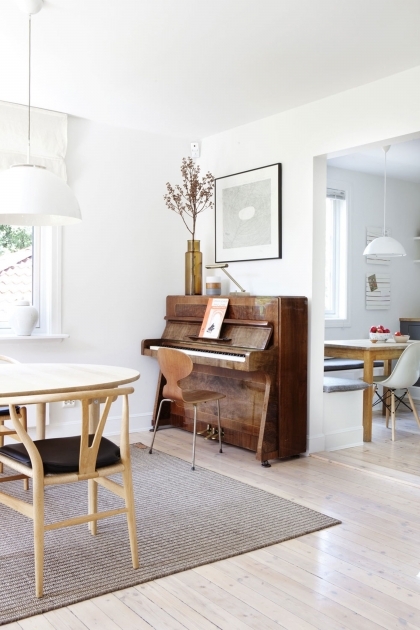 Inspirational Upright Piano Living Room Design Pic