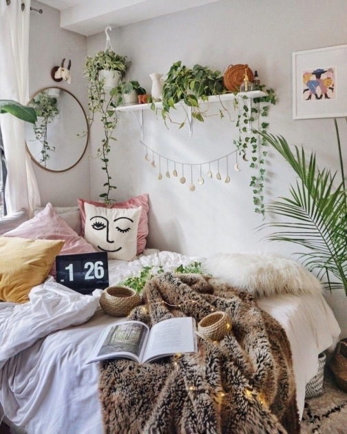 Interesting Earthy Bedroom Decor Picture