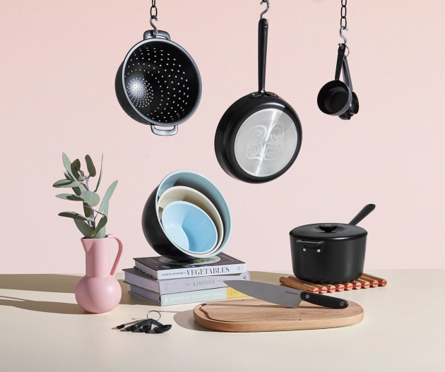 Nice Kitchen And Table Cookware Picture