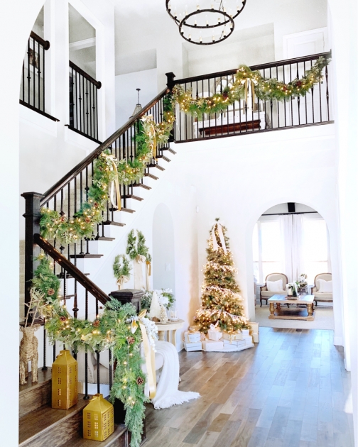 Outstanding Stairs Table Xmas Photo