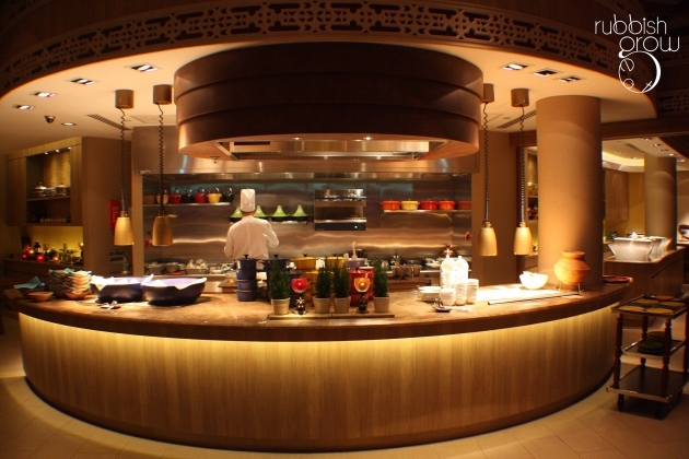 Splendid Decor Restaurant Kitchen Picture