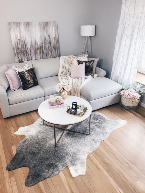 Stunning Modern Glam Living Room Pic