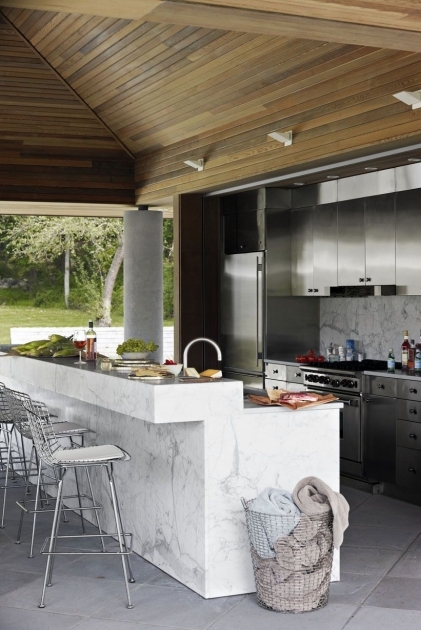 Stylish Island Kitchen Design Image