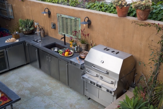 Stylish Outdoor Kitchen Decor Photo