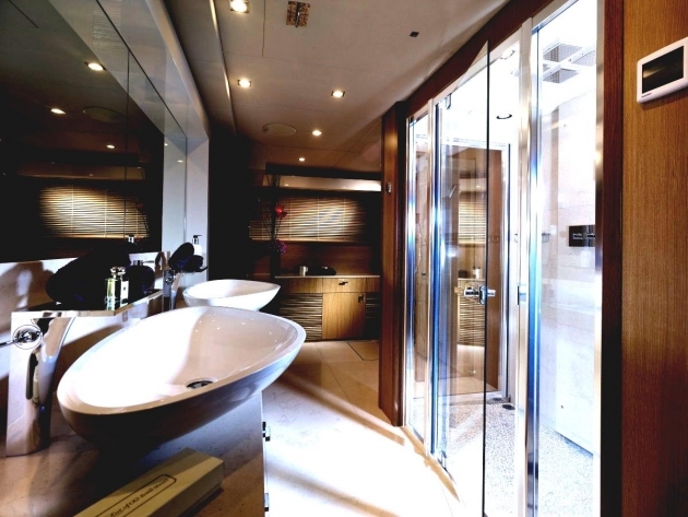 Wonderful Yacht Bathroom Design Pic